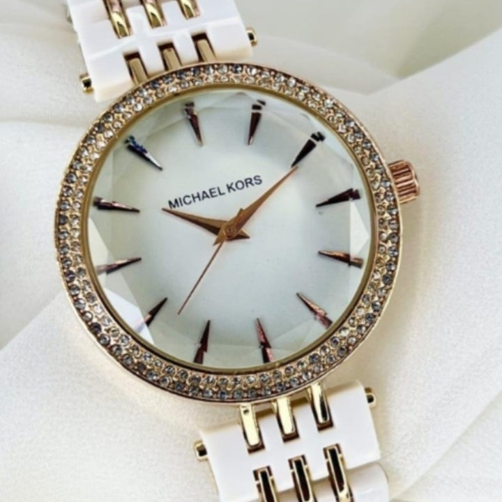 Stylish Women's Chain Strap Watch - Quartz Movement, Water Resistant - 1 Pc