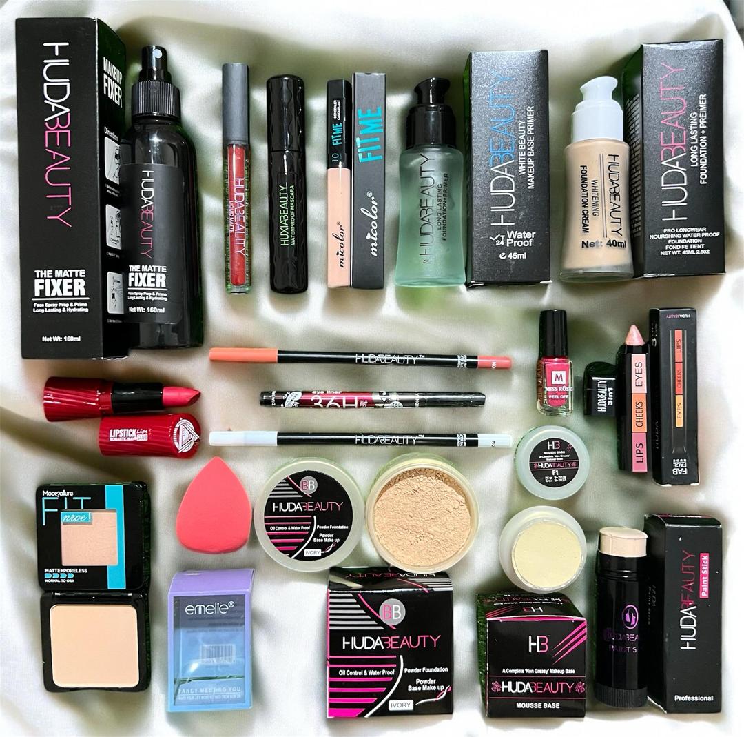 Best makeup deal 17 in 1 Makeup Deal - Complete Beauty Kit with 17 Pcs Essentials Original Products