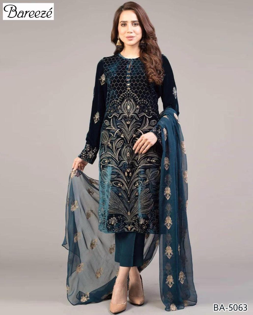Stunning 3 Pcs Embroidered Lawn Suit Set in Blue