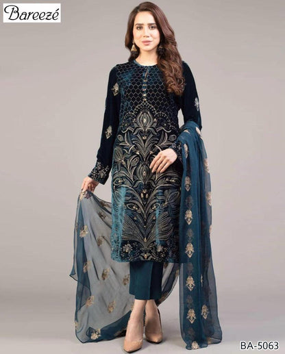 Stunning 3 Pcs Embroidered Lawn Suit Set in Blue