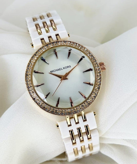 Stylish Women's Chain Strap Watch - Quartz Movement, Water Resistant - 1 Pc